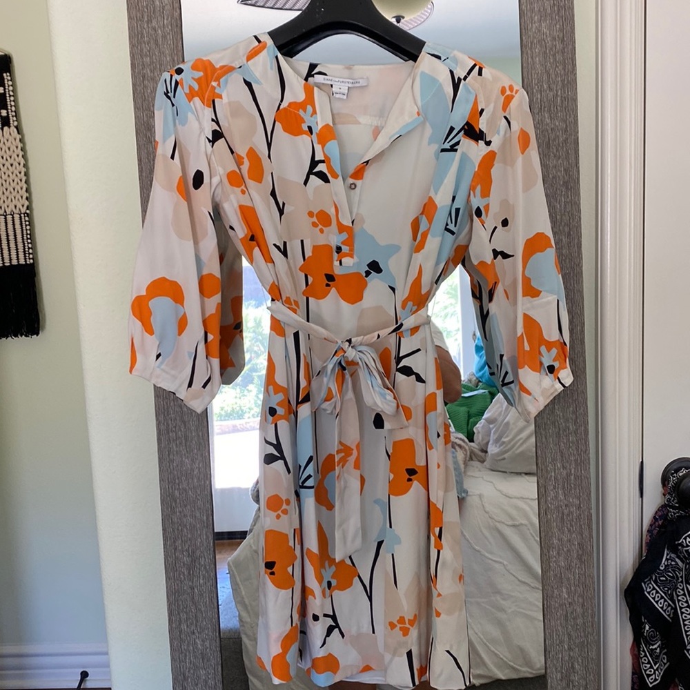 Beautiful (New no tags) Diane von Fürstenberg silk dress with side pockets sz 8